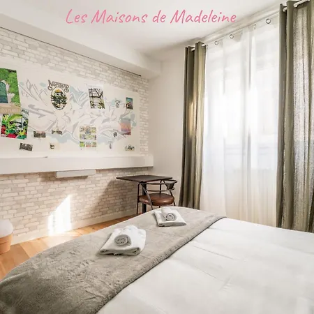 Unique ! Nuit Dans Un Jardin Avec Ecran Geant ! *