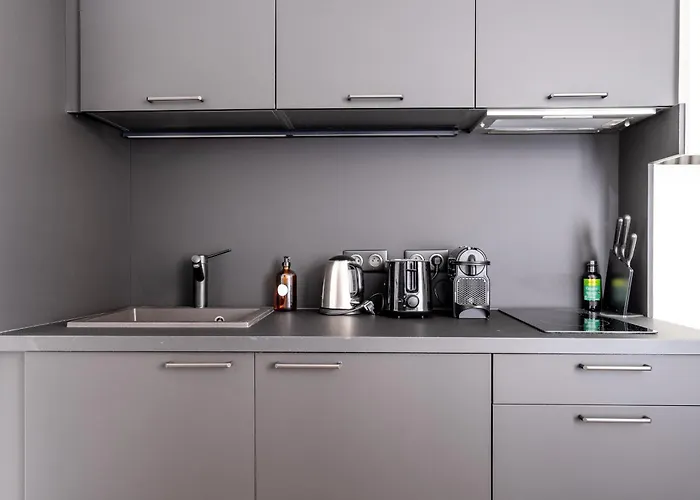 Unique ! Nuit Dans Un Jardin Avec Ecran Geant ! *