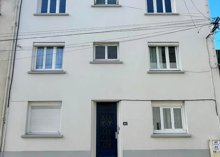 Apartament Unique ! Nuit Dans Un Jardin Avec Ecran Geant !