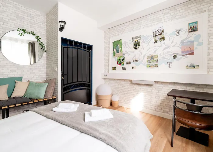 Unique ! Nuit Dans Un Jardin Avec Ecran Geant ! アパート *